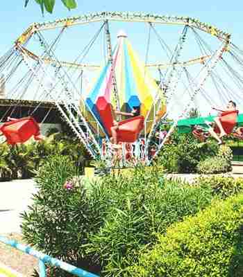 Swing Chair ride at Wet'nJoy Shirdi water park for all adventurous